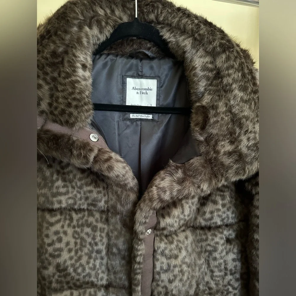 Abercrombie & Fitch mini puffer jacket leopard print - Picture 7 of 8